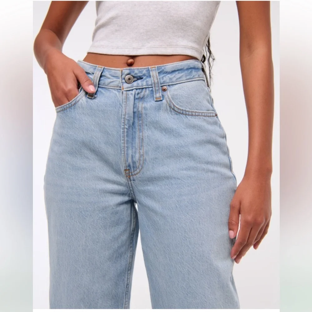 NWT Abercrombie and Fitch Curve Love High Rise Loose Jeans Size 34 Long - Picture 15 of 15